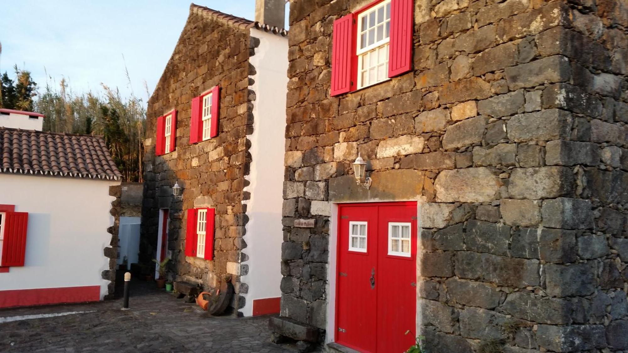 Gasthaus Casal Do Vulcao Capelo Exterior foto